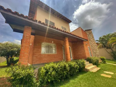 Casa de Condomínio com 4 Quartos à venda, 360m² no Marambaia, Vinhedo
