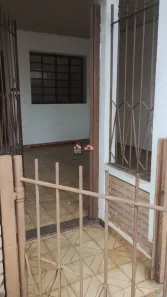 Casa com 2 Quartos para alugar, 120m² no Centro, Caraguatatuba