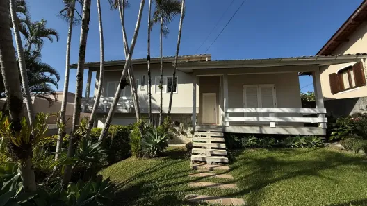 Sobrado com 4 Quartos à venda, 390m² no Jardim Maristela, Criciúma