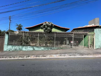 Casa com 3 Quartos à venda, 250m² no Betânia, Contagem