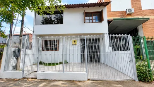 Casa com 6 Quartos para alugar, 300m² no Santa Maria Goretti, Porto Alegre