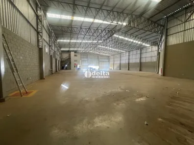 Ponto Comercial para alugar, 1050m² no Minas Gerais, Uberlândia