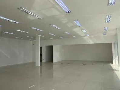 Ponto Comercial para alugar, 214m² no Parque 10 de Novembro, Manaus