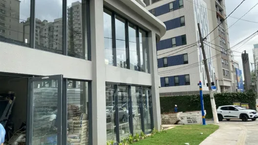 Ponto Comercial para alugar, 301m² no Cidade Monções, São Paulo