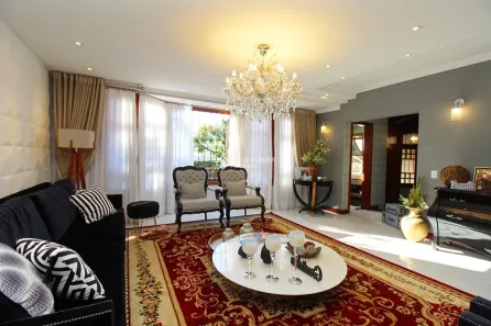 Casa com 5 Quartos à venda, 360m² no Chácara das Pedras, Porto Alegre