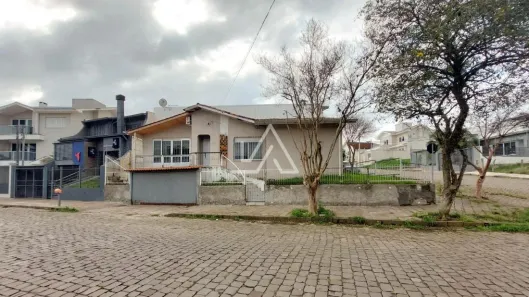 Casa com 3 Quartos à venda, 145m² no Lucas Araújo, Passo Fundo