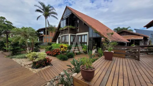 Sobrado com 7 Quartos à venda, 738m² no Do Ubatuba, São Francisco do Sul