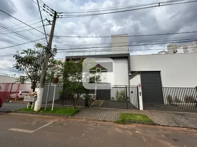 Ponto Comercial para alugar, 600m² no Jardim Patrícia, Uberlândia