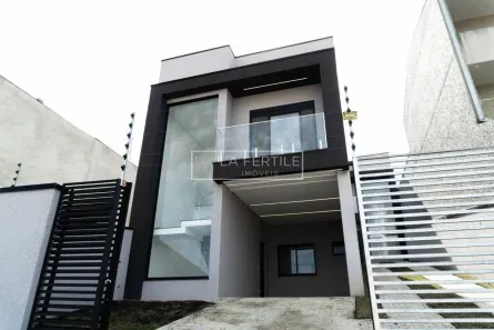 Sobrado com 3 Quartos à venda, 122m² no Xaxim, Curitiba