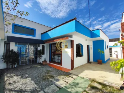 Casa com 3 Quartos à venda, 250m² no Jardim Siesta, Jacareí