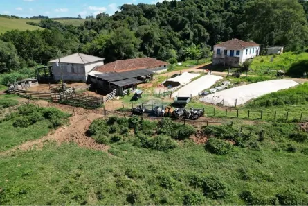 Fazenda/Sítio com 5 Quartos à venda, 160000m² no , Caldas