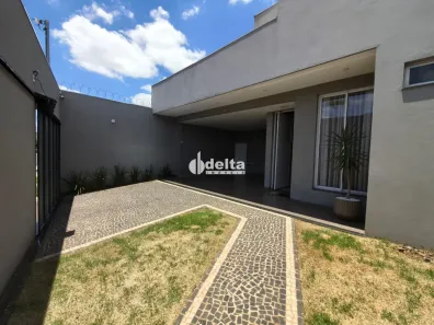 Casa com 3 Quartos à venda, 200m² no Jardim Karaíba, Uberlândia
