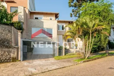 Casa com 4 Quartos à venda, 357m² no Chácara das Pedras, Porto Alegre