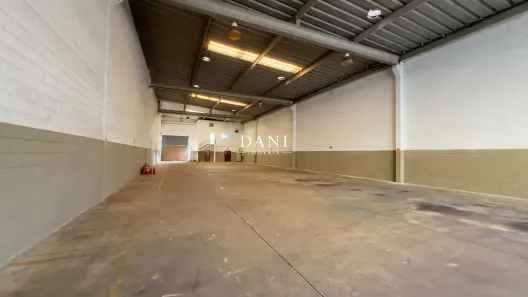 Galpão/Depósito/Armazém para venda ou aluguel, 750m² no Cidade Industrial, Santa Bárbara D'Oeste