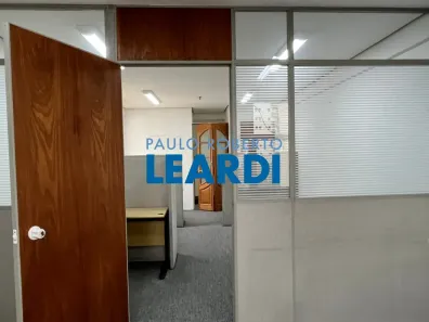 Sala Comercial à venda, 38m² no Vila Nova Conceição, São Paulo