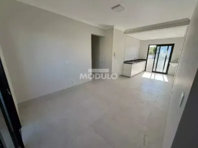 Apartamento com 3 Quartos para alugar, 83m² no Tibery, Uberlândia