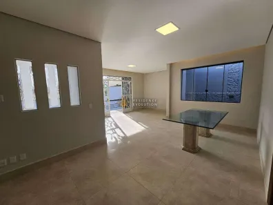 Casa com 3 Quartos à venda, 250m² no São Lucas, Belo Horizonte