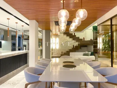 Sobrado com 3 Quartos à venda, 302m² no Vivendas do Arvoredo, Londrina