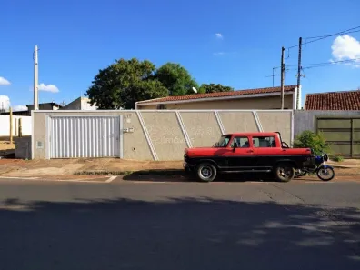 Casa com 4 Quartos à venda, 211m² no Jardim Almeida, Araraquara