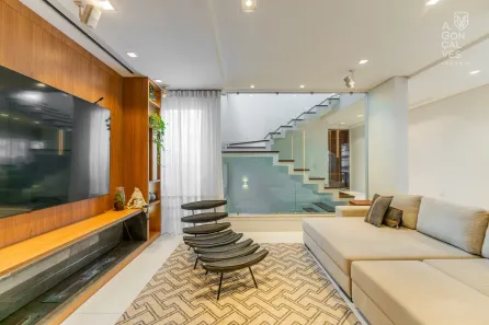 Casa de Condomínio com 4 Quartos à venda, 376m² no São Braz, Curitiba