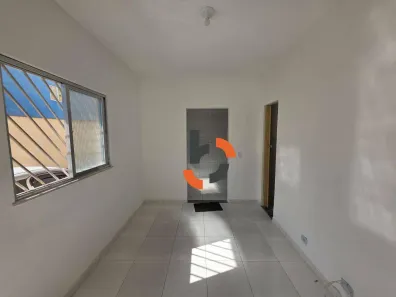 Casa de Condomínio com 2 Quartos para alugar, 60m² no Cabuis, Nilópolis