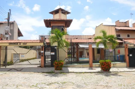 Casa de Condomínio com 3 Quartos à venda, 140m² no Sapiranga-Coité, Fortaleza