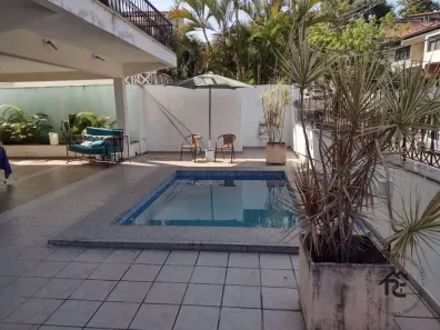 Casa de Condomínio com 4 Quartos à venda, 525m² no Baldeador, Niterói