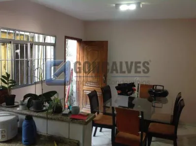 Sobrado com 4 Quartos à venda, 187m² no Alves Dias, São Bernardo do Campo