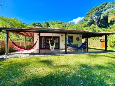 Casa de Condomínio com 3 Quartos à venda, 180m² no Araras, Petrópolis