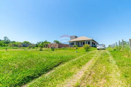 Fazenda/Sítio com 3 Quartos à venda, 250m² no Neópolis, Gravataí