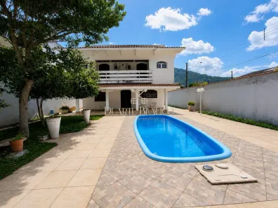 Casa com 3 Quartos para alugar, 598m² no Guaiúba, Guarujá