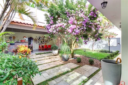 Sobrado com 4 Quartos à venda, 320m² no Jardim Marajoara, São Paulo