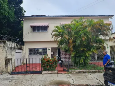 Casa com 5 Quartos à venda, 369m² no Campo Grande, Recife