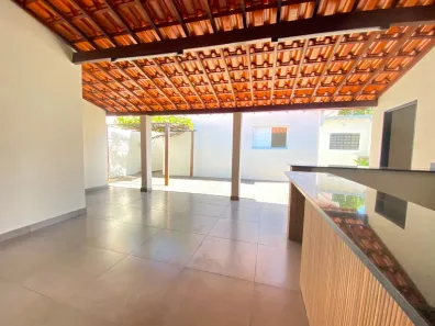 Casa com 3 Quartos à venda, 126m² no Saraiva, Uberlândia