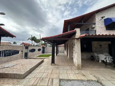 Casa com 4 Quartos à venda, 234m² no Pontinha, Araruama