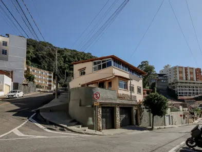 Casa com 5 Quartos à venda, 90m² no Santa Helena, Juiz de Fora