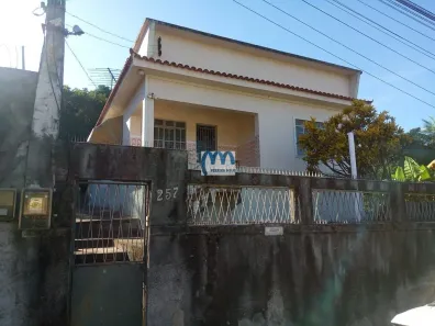 Casa com 3 Quartos à venda, 133m² no Jóquei Clube, São Gonçalo