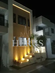 Casa de Condomínio com 5 Quartos para alugar, 314m² no Campo Comprido, Curitiba