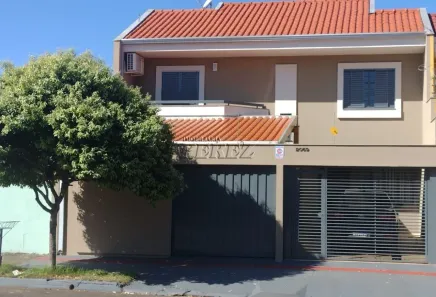 Casa com 3 Quartos à venda, 125m² no Centro, Londrina