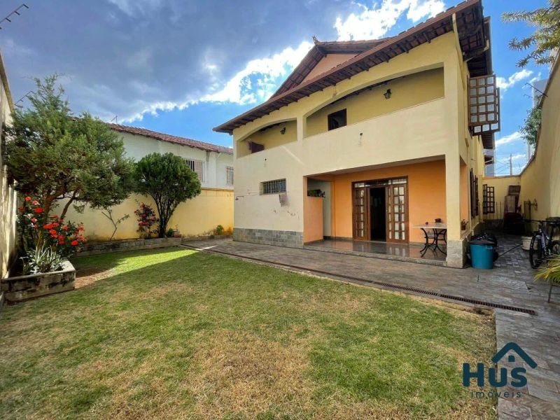 Casa com 4 quartos — Dona Clara, Belo Horizonte