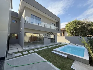 Casa de Condomínio com 4 Quartos à venda, 160m² no Itaipu, Niterói