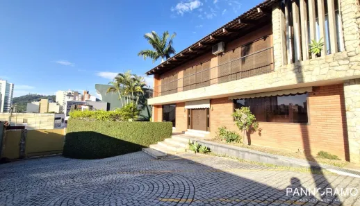Casa com 5 Quartos para alugar, 920m² no Centro, Blumenau