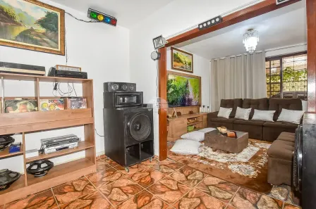 Sobrado com 4 Quartos à venda, 260m² no Sítio Cercado, Curitiba