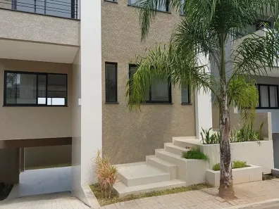 Sobrado com 5 Quartos para alugar, 295m² no Campo Comprido, Curitiba