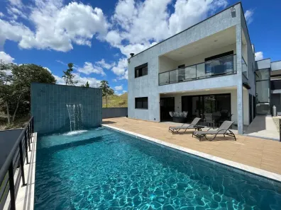 Sobrado com 4 Quartos à venda, 370m² no Jardim Nova Esperança, Jacareí