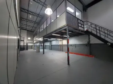 Galpão/Depósito/Armazém para alugar, 385m² no Jardim do Trevo, Campinas
