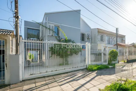 Casa com 3 Quartos à venda, 230m² no Nonoai, Porto Alegre