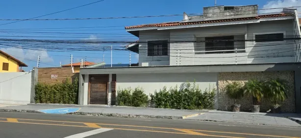 Imóvel Comercial com 6 Quartos para alugar, 350m² no Calhau, São Luís