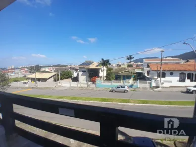 Apartamento com 2 Quartos para alugar, 64m² no Village, Imbituba