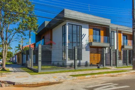 Sobrado com 3 Quartos à venda, 158m² no Estância Velha, Canoas